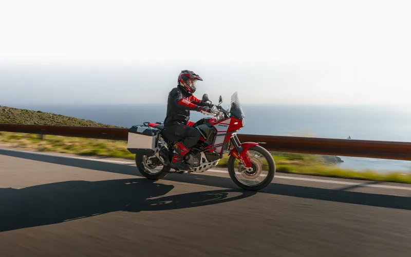 Ducati DesertX – L’exploratrice née pour sortir du bitume - Salon de Provence