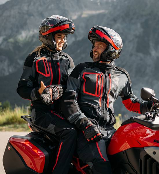 Ducati Multistrada V4 / V4 S – Le trail routier ultime par Ducati - Salon de Provence