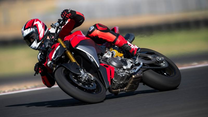 Ducati Streetfighter V4 : Puissance à l’état brut, élégance à visage découvert - Salon de Provence